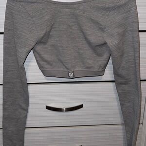 Gray Open Back Long Sleeve Crop Top